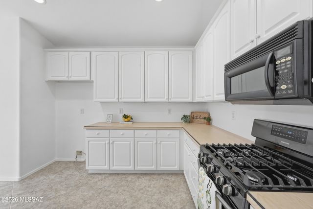 1563 N Rush Creek Court, Green Valley, AZ 85614