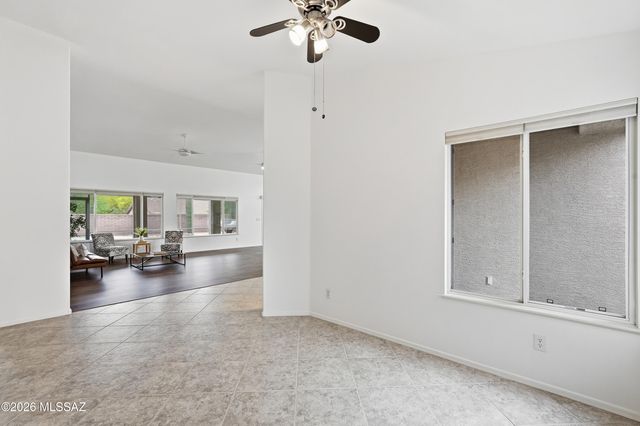 1563 N Rush Creek Court, Green Valley, AZ 85614