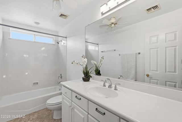 1563 N Rush Creek Court, Green Valley, AZ 85614