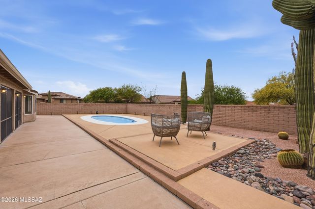 1563 N Rush Creek Court, Green Valley, AZ 85614