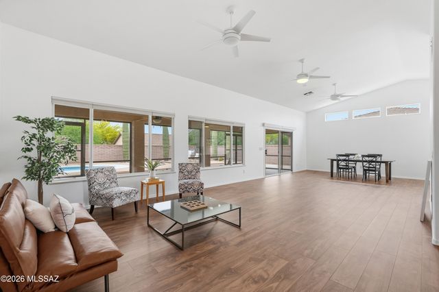 1563 N Rush Creek Court, Green Valley, AZ 85614