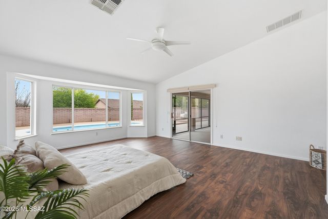 1563 N Rush Creek Court, Green Valley, AZ 85614