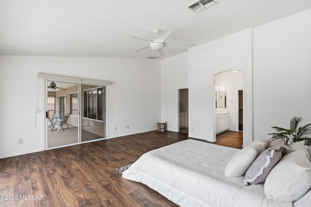 1563 N Rush Creek Court, Green Valley, AZ 85614