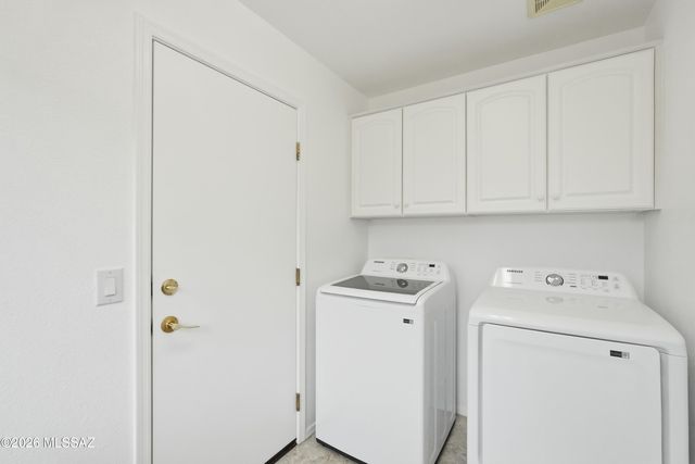 1563 N Rush Creek Court, Green Valley, AZ 85614