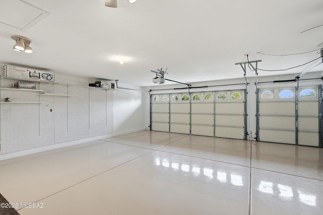 1563 N Rush Creek Court, Green Valley, AZ 85614