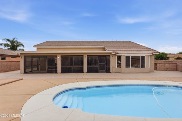 1563 N Rush Creek Court, Green Valley, AZ 85614