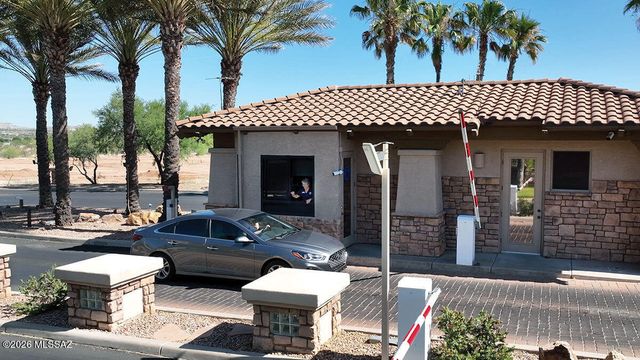 1563 N Rush Creek Court, Green Valley, AZ 85614