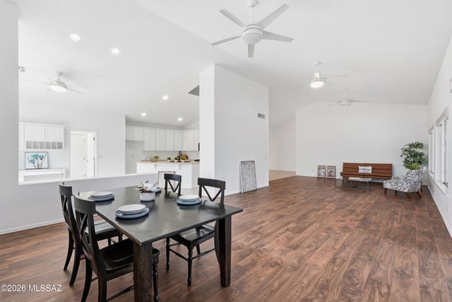 1563 N Rush Creek Court, Green Valley, AZ 85614