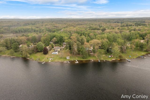875 Bruce Drive, Middleville, MI 49333