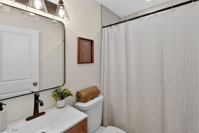 5239 E 102nd Street, Garfield Heights, OH 44125