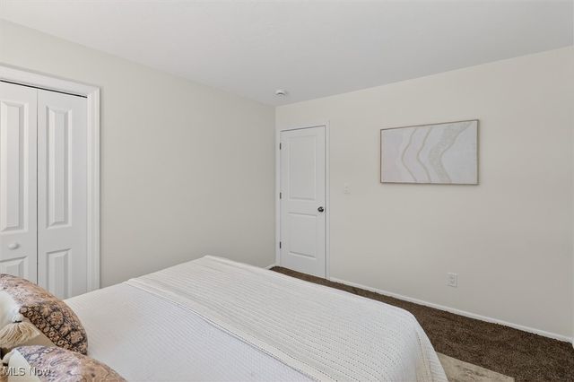 5239 E 102nd Street, Garfield Heights, OH 44125