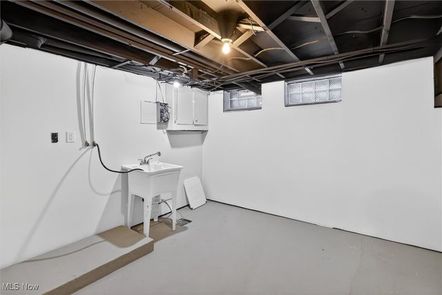 5239 E 102nd Street, Garfield Heights, OH 44125