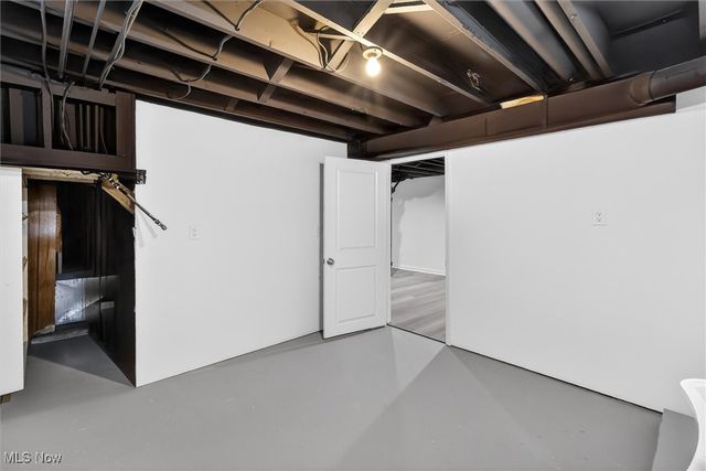 5239 E 102nd Street, Garfield Heights, OH 44125