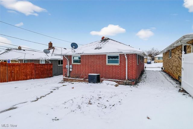 5239 E 102nd Street, Garfield Heights, OH 44125