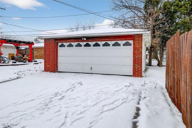 5239 E 102nd Street, Garfield Heights, OH 44125