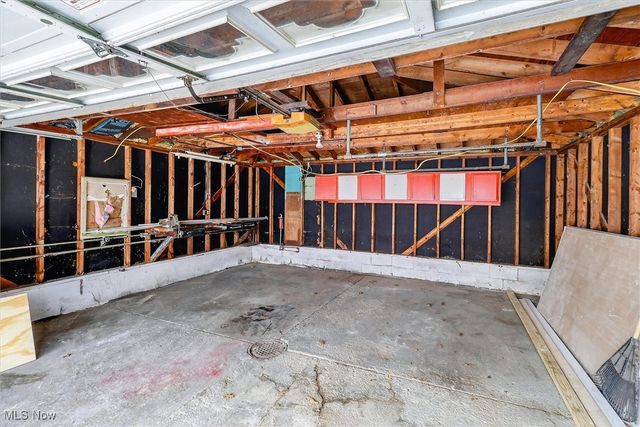 5239 E 102nd Street, Garfield Heights, OH 44125