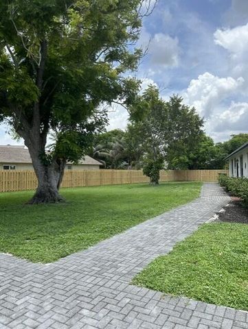 12447 Westhampton Circle, Wellington, FL 33414
