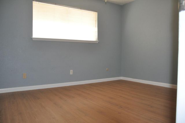 16454 Hickory Knoll Drive, Houston, TX 77059