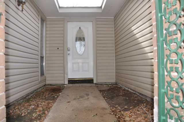 16454 Hickory Knoll Drive, Houston, TX 77059