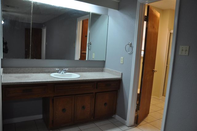 16454 Hickory Knoll Drive, Houston, TX 77059