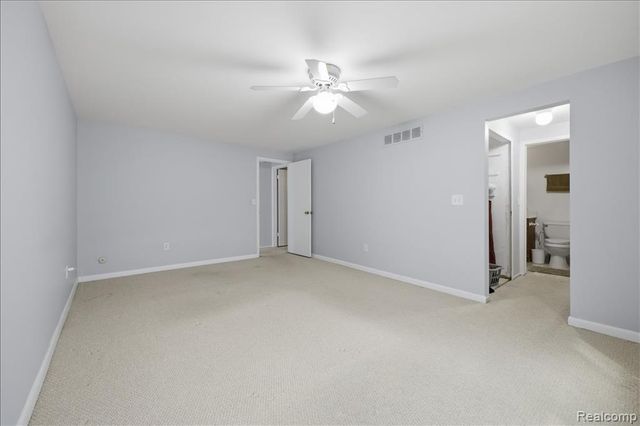 1097 Kirts Blvd A, Troy, MI 48084