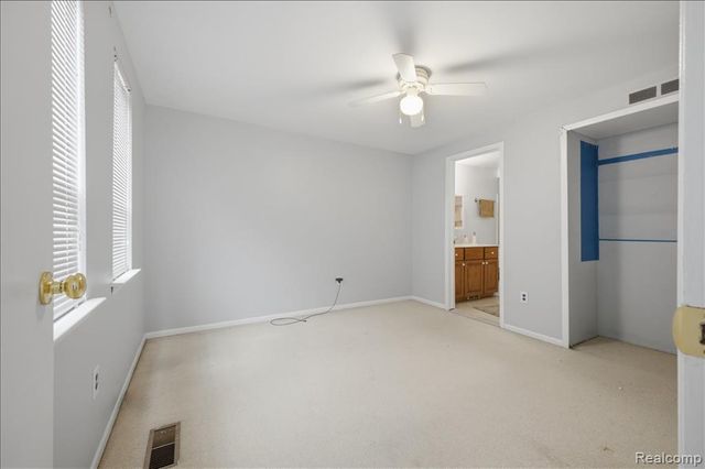 1097 Kirts Blvd A, Troy, MI 48084