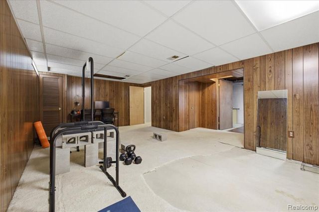 1097 Kirts Blvd A, Troy, MI 48084