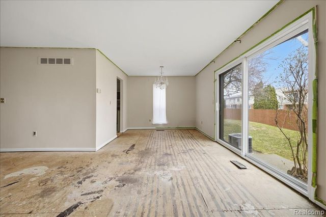 1097 Kirts Blvd A, Troy, MI 48084