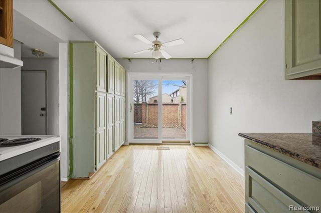 1097 Kirts Blvd A, Troy, MI 48084