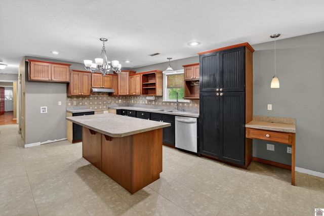 362 Windsor Drive, Calvert City, KY 42029