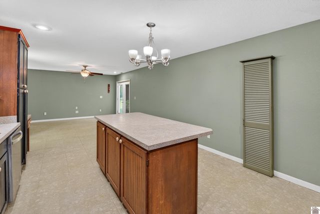 362 Windsor Drive, Calvert City, KY 42029