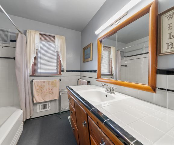 704 Amherst Avenue, Ann Arbor, MI 48105