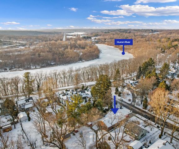 704 Amherst Avenue, Ann Arbor, MI 48105