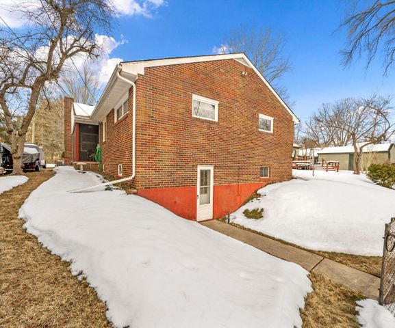 704 Amherst Avenue, Ann Arbor, MI 48105