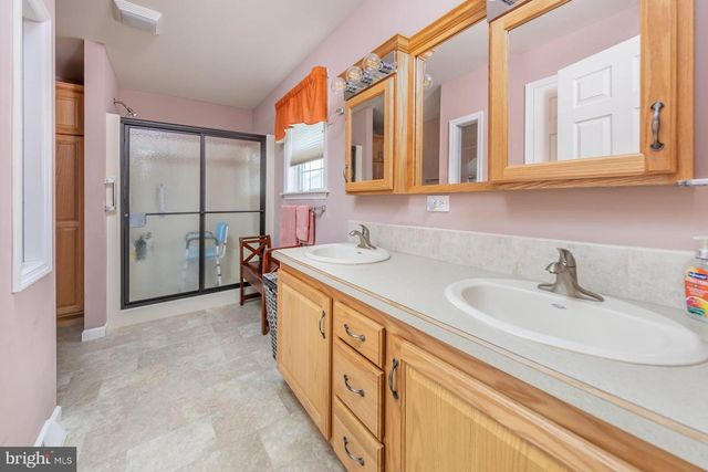 165 DORIAN DR, Williamstown, NJ 08094