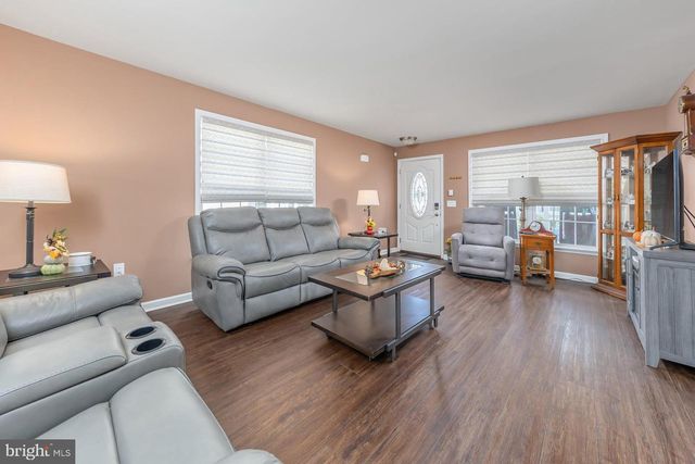 165 DORIAN DR, Williamstown, NJ 08094