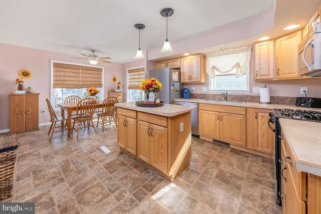 165 DORIAN DR, Williamstown, NJ 08094