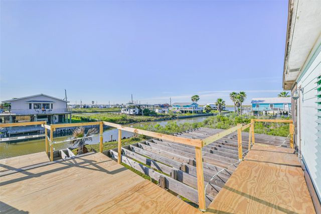 7016 E Hunter Drive, Hitchcock, TX 77563