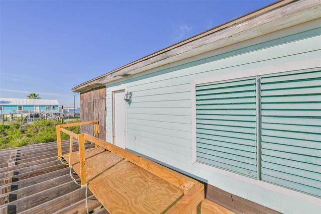 7016 E Hunter Drive, Hitchcock, TX 77563