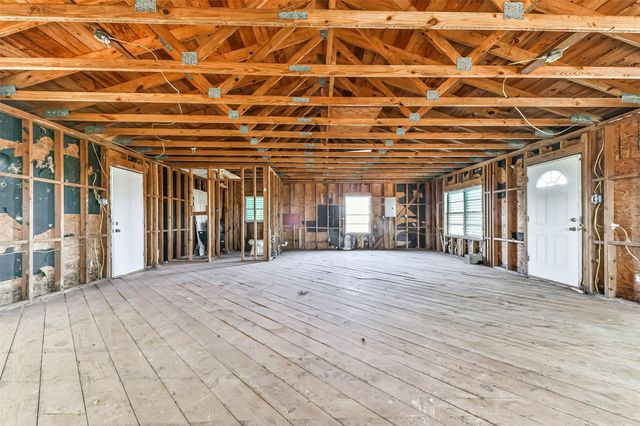 7016 E Hunter Drive, Hitchcock, TX 77563