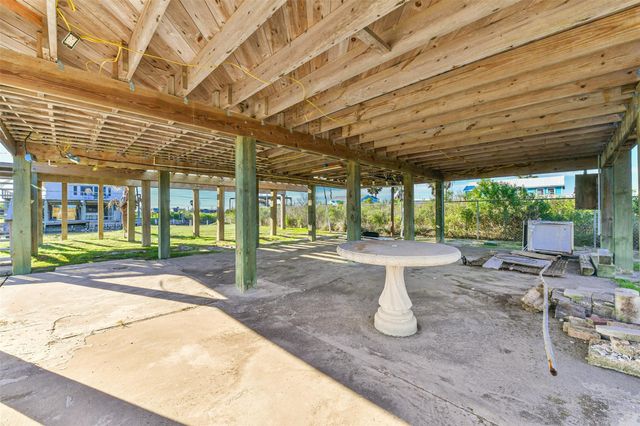 7016 E Hunter Drive, Hitchcock, TX 77563