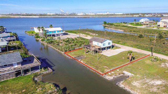 7016 E Hunter Drive, Hitchcock, TX 77563