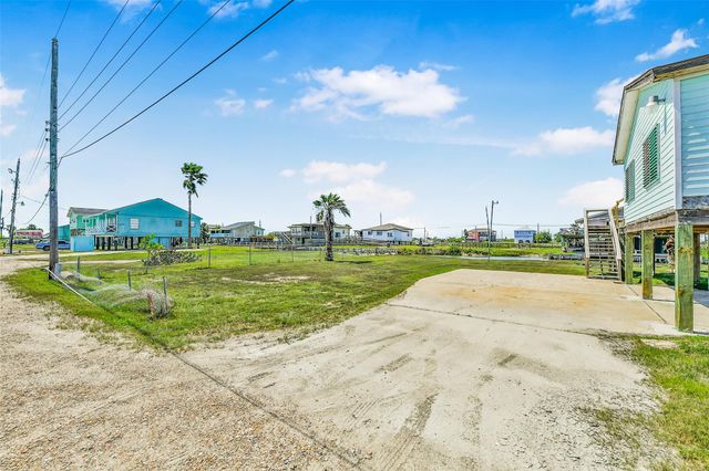 7016 E Hunter Drive, Hitchcock, TX 77563