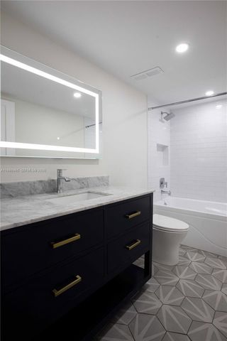 3 Grove Isle Dr C707, Miami, FL 33133