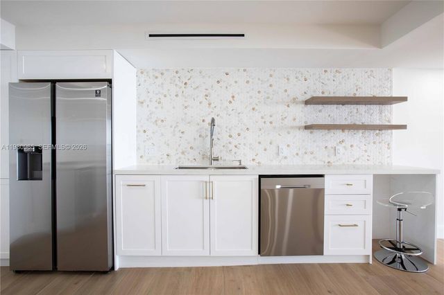 3 Grove Isle Dr C707, Miami, FL 33133