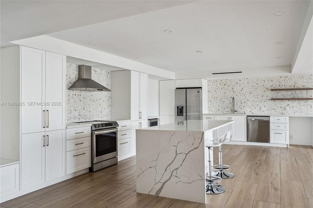 3 Grove Isle Dr C707, Miami, FL 33133