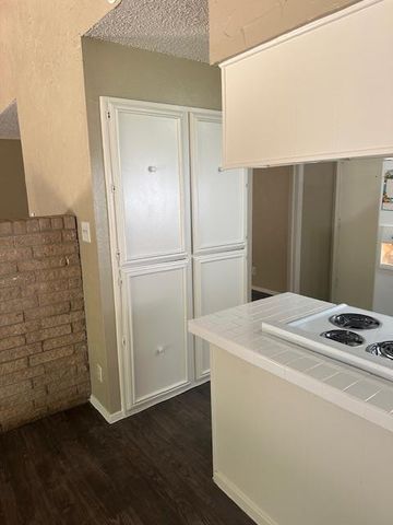 1001 Ridgeline DR, Round Rock, TX 78664