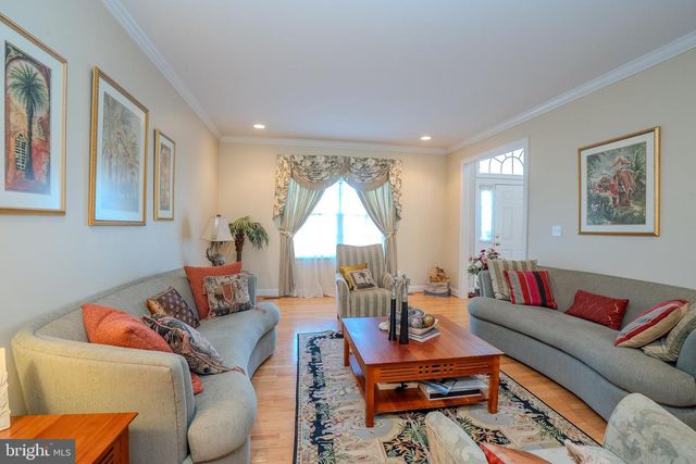 3 COLONIAL COURT, Plainsboro, NJ 08536