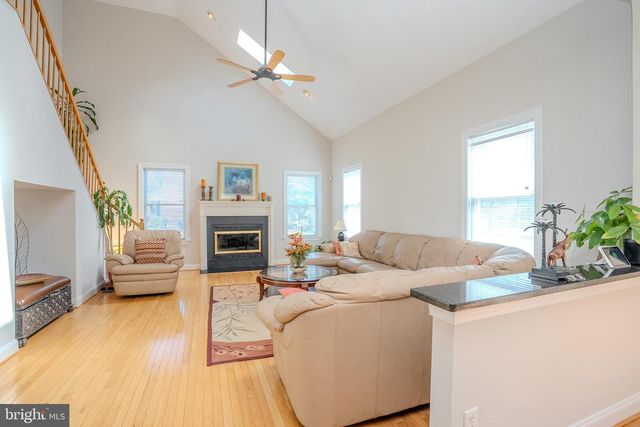 3 COLONIAL COURT, Plainsboro, NJ 08536