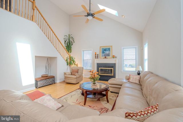 3 COLONIAL COURT, Plainsboro, NJ 08536